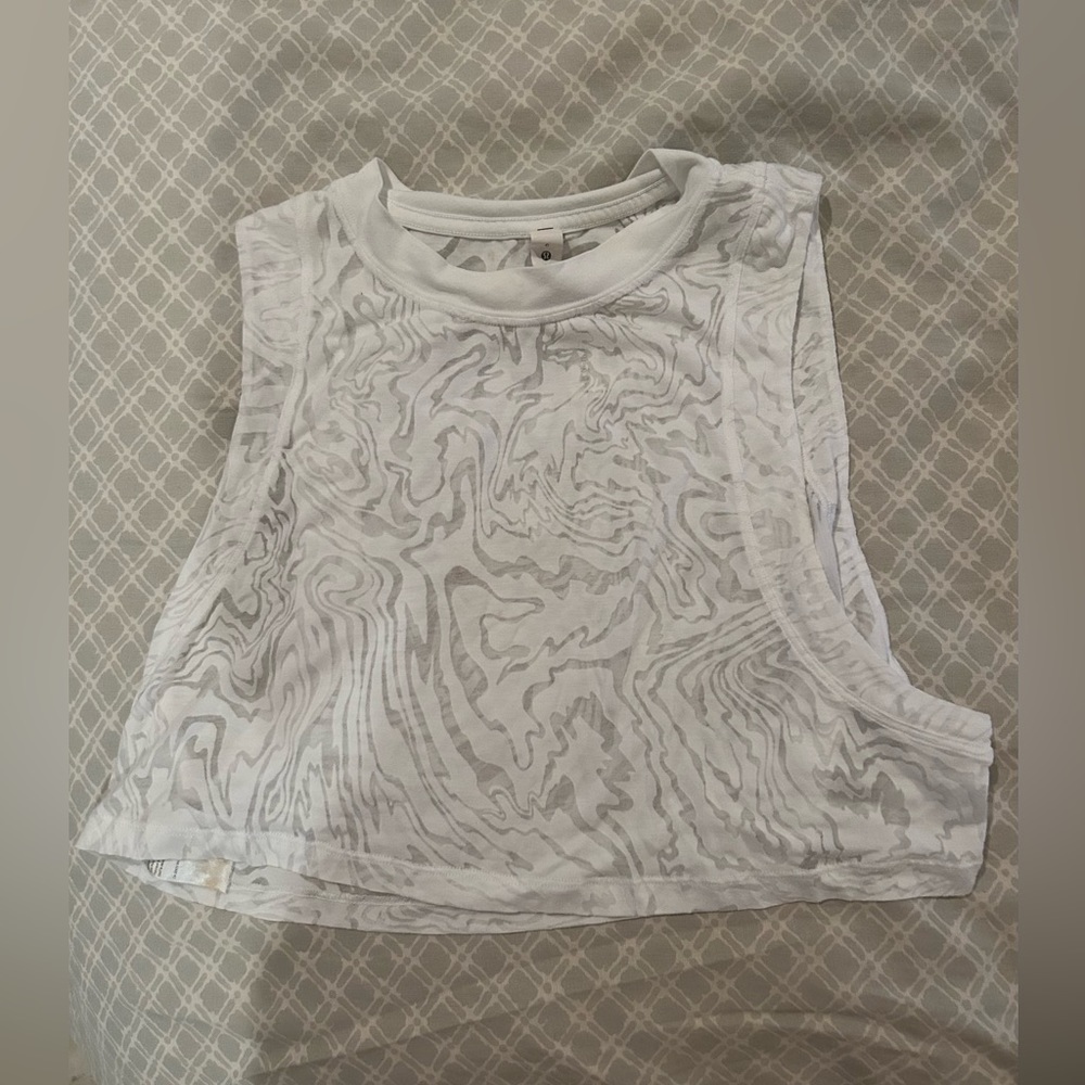 Lululemon Cropped Muscle tee